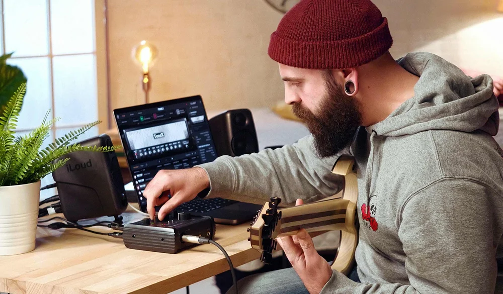 ik-multimedia-axe-i-o-one-ses-karti-asimetrik-e-ticaret-gorsel3